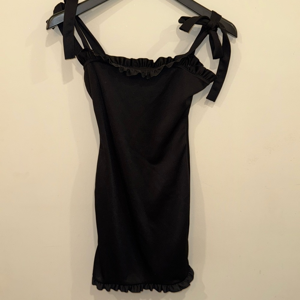Pretty little thing black dress super cute ties on your shoulders